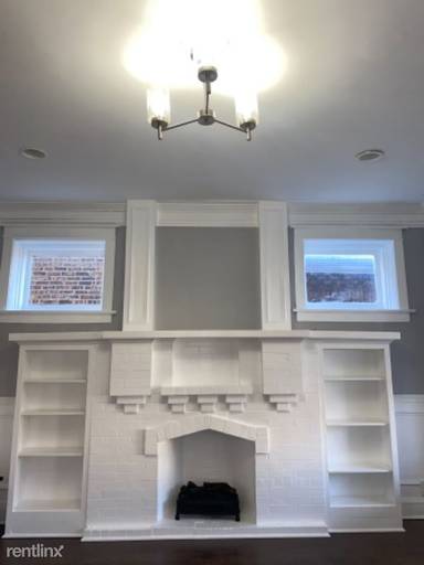 Main picture of 7640 S May St
