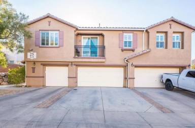 Main picture of 25 Lone Cove Ct