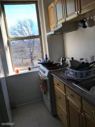 Main picture of 55 Park Dr