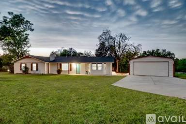 Main picture of 618 Foster Rd