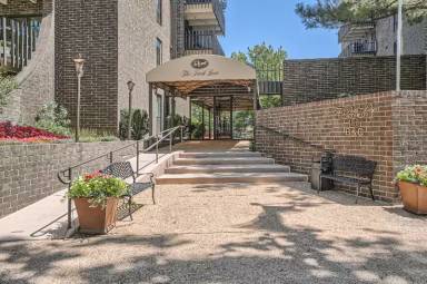 Main picture of Park Lane Condominium