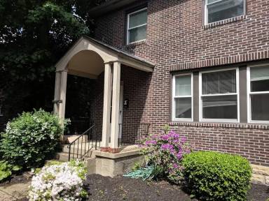 Main picture of 5710 Beacon St