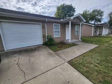 Main picture of 2335 Patrick St