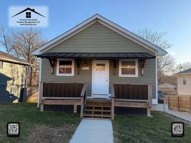 Main picture of 310 W 4th St