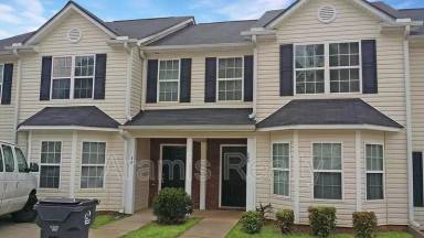 Main picture of 121 Evergreen Dr