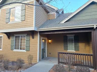 Main picture of 607 Cowan St