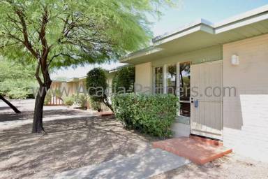 Main picture of 3011 E 17th St