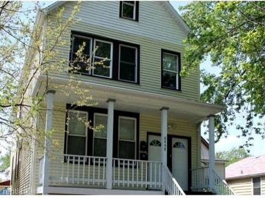 Main picture of 8400 S Mackinaw Ave
