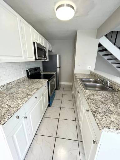 Main picture of 830 E Tiffany Dr
