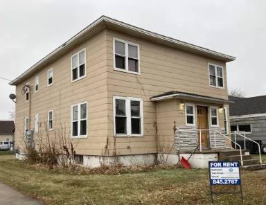 Main picture of 458 3rd St NE