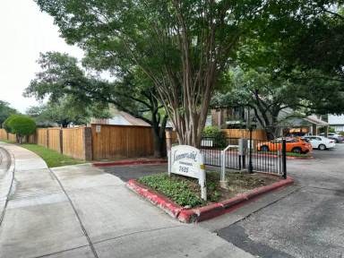Main picture of 7635 Guadalupe St