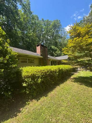 Main picture of 21 Red Bird Rd