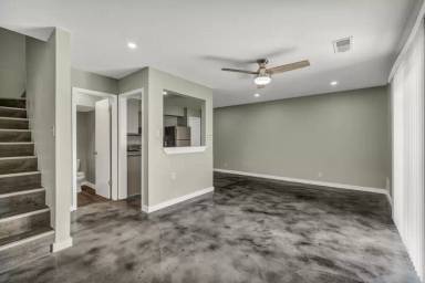 Main picture of 2808 Skyway Cir