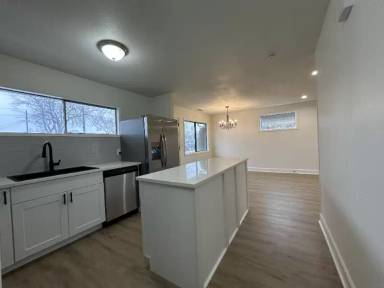 Main picture of 2407 Duportail St
