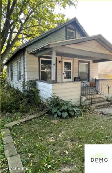 Main picture of 129 S Francis Ave