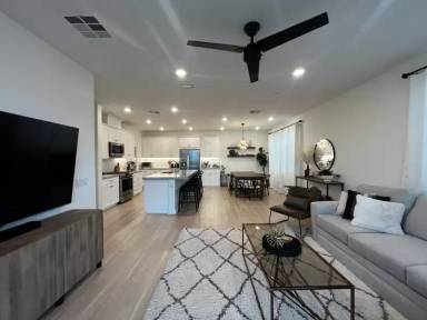 Main picture of 279 Carmona