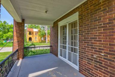 Main picture of 1417 1/2 NW 17th St