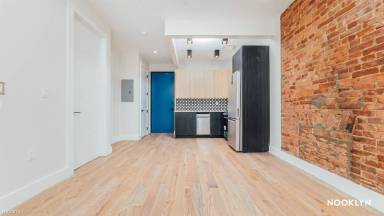 Main picture of 1153 Broadway