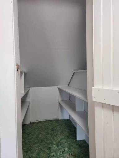 Main picture of 35 Railroad St