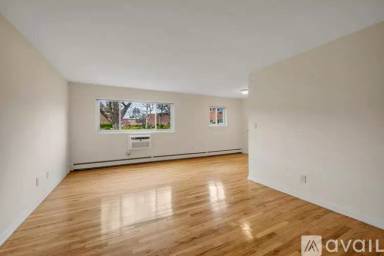Main picture of 19 Wildwood Gdns