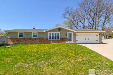 Main picture of 981 Hillcrest Hts