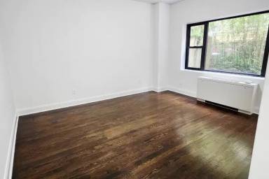Main picture of 4 E 56th St