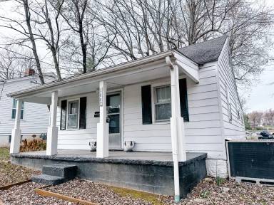 Main picture of 1002 N Main St
