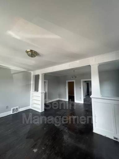 Main picture of 6624 Lafayette Blvd