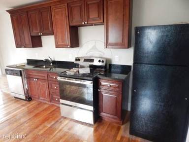 Main picture of 131 Orchard St