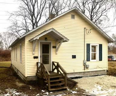 Main picture of 1055 S West Ave