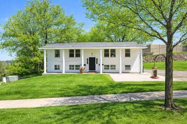 Main picture of 20 Yawkey Ave