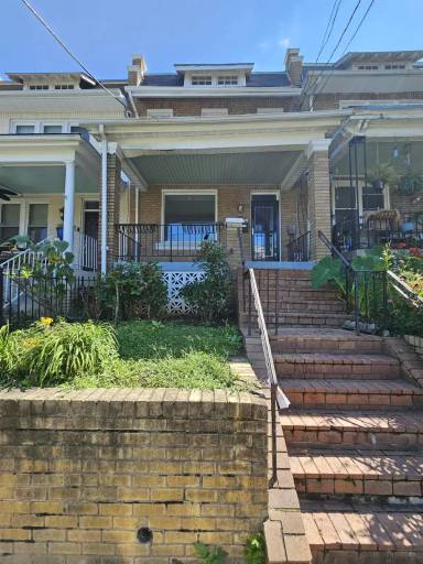Main picture of 5007 7th Pl NW