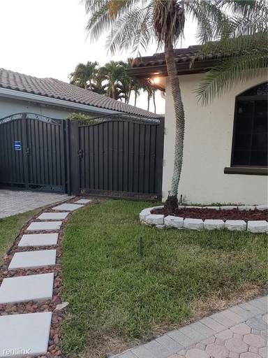 Main picture of 15287 SW 169th Ln