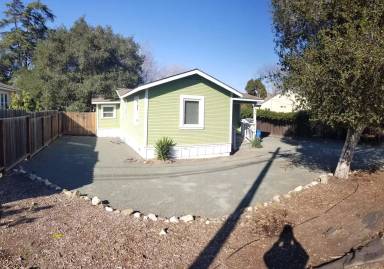 Main picture of 320 E Foothill Blvd