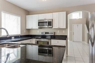 Main picture of 6111 NW 43rd Ave