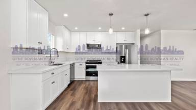 Main picture of 531 E 15th St