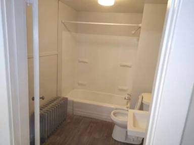 Main picture of 418 1/2 E East St