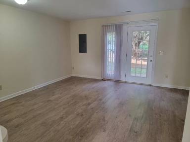 Main picture of 340 Dennison Ct