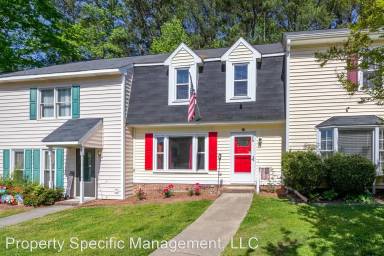 Main picture of 718 John St