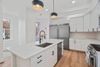 Main picture of 235 F St NE