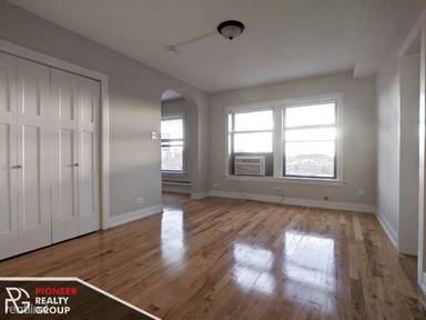 Main picture of 550 W Arlington Pl Apartments