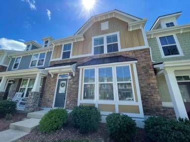 Main picture of 1045 Semora Ln