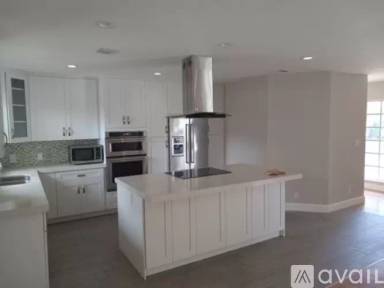 Main picture of 5511 Woodland Ln