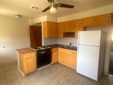 Main picture of 16221 Edgewood Ct