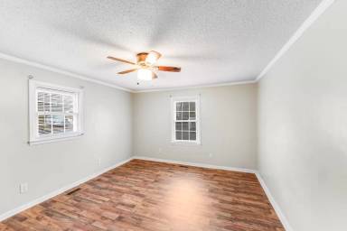 Main picture of 909 Marion St