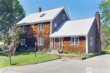 Main picture of 65 Mohawk St
