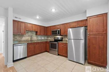 Main picture of 3215 W Swann Ave
