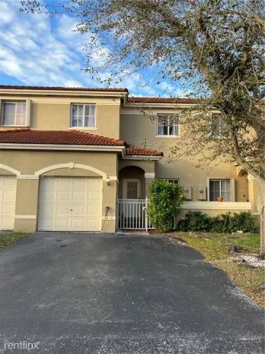 Main picture of 12641 SW 143rd Ln