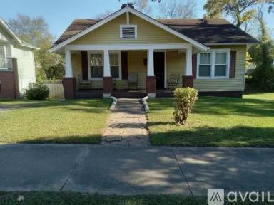 Main picture of 2104 Washington Ave