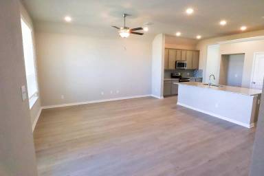 Main picture of 1121 Eclipse St